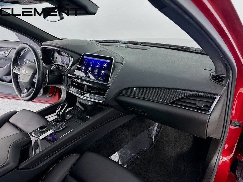 Cadillac CT5 Vehicle Full-screen Gallery Image 34