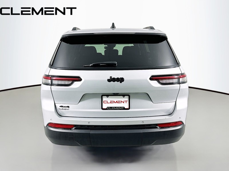 Jeep Grand Cherokee L Vehicle Full-screen Gallery Image 7