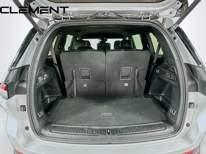 Jeep Grand Cherokee L Vehicle Full-screen Gallery Image 9