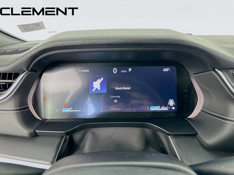 Jeep Grand Cherokee L Vehicle Full-screen Gallery Image 17