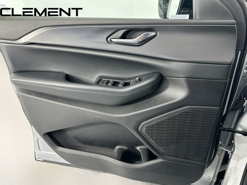 Jeep Grand Cherokee L Vehicle Full-screen Gallery Image 26