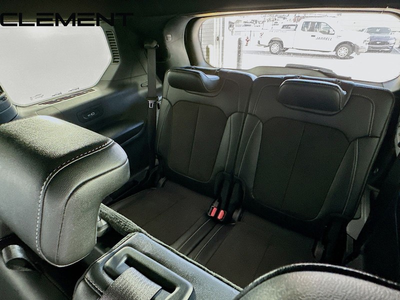 Jeep Grand Cherokee L Vehicle Full-screen Gallery Image 32