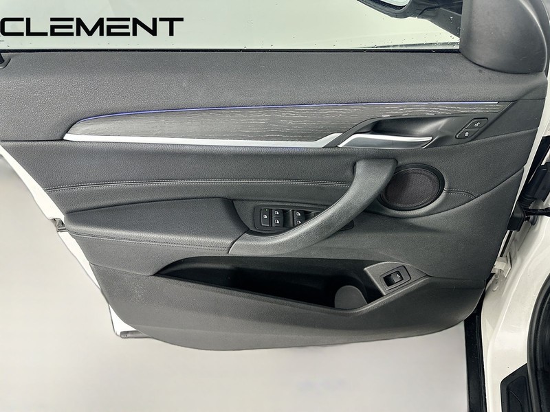 BMW X2 Vehicle Full-screen Gallery Image 28