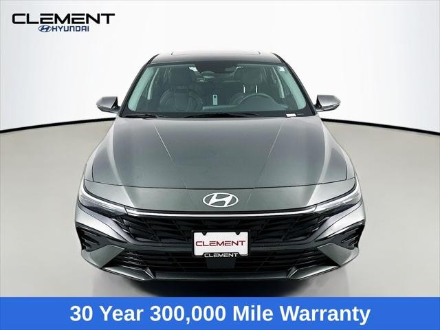 Hyundai Elantra Hybrid Vehicle Image 02