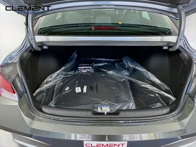 Hyundai Elantra Hybrid Vehicle Image 09