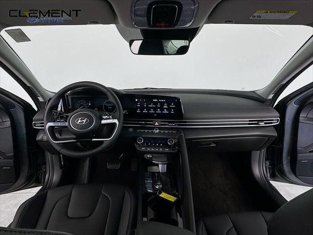 Hyundai Elantra Hybrid Vehicle Image 11