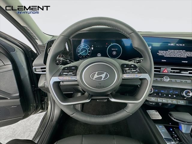 Hyundai Elantra Hybrid Vehicle Image 13