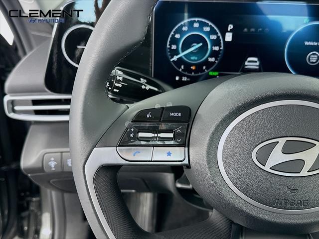 Hyundai Elantra Hybrid Vehicle Image 14