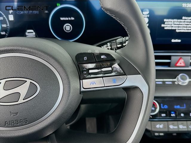 Hyundai Elantra Hybrid Vehicle Image 15