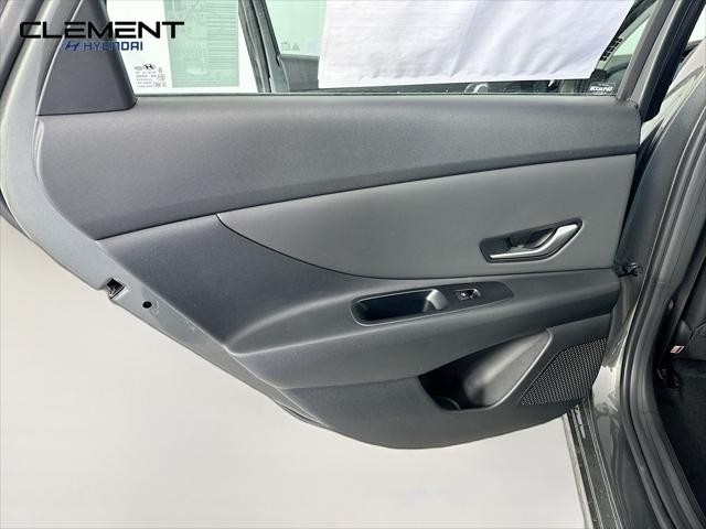 Hyundai Elantra Hybrid Vehicle Image 28