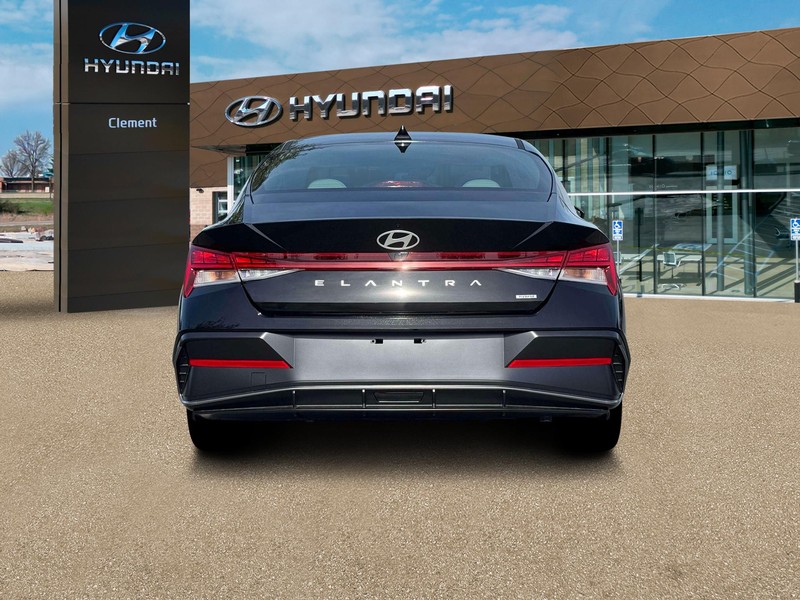 Hyundai Elantra Hybrid Vehicle Full-screen Gallery Image 6