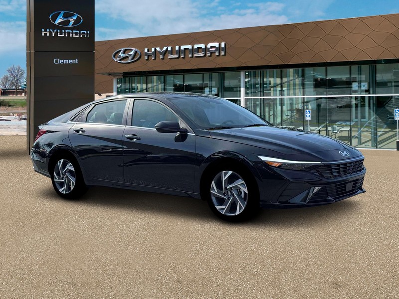 Hyundai Elantra Hybrid Vehicle Full-screen Gallery Image 10