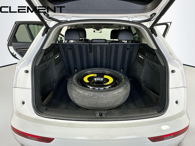 Audi Q5 Vehicle Full-screen Gallery Image 11