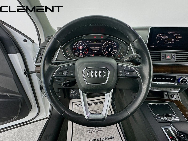 Audi Q5 Vehicle Full-screen Gallery Image 14
