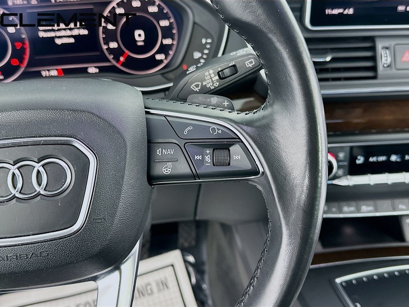 Audi Q5 Vehicle Full-screen Gallery Image 17