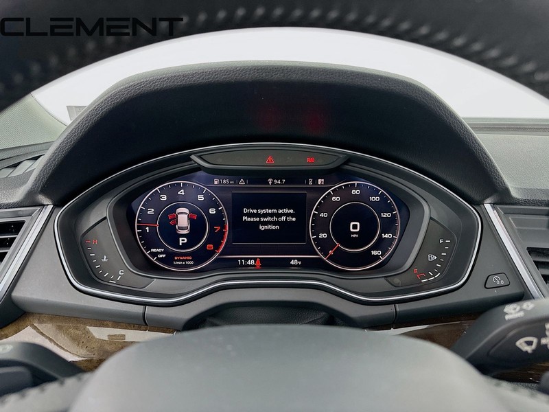 Audi Q5 Vehicle Full-screen Gallery Image 18