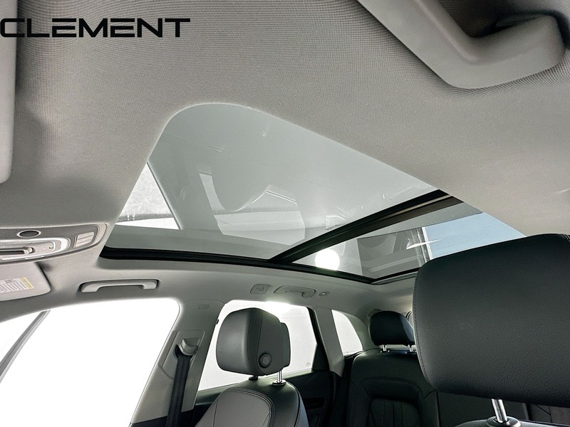 Audi Q5 Vehicle Full-screen Gallery Image 25