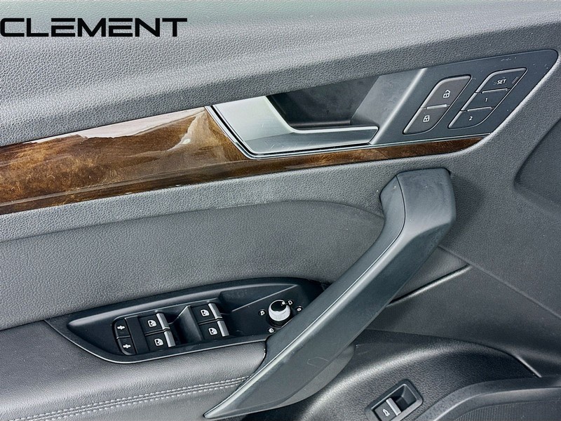 Audi Q5 Vehicle Full-screen Gallery Image 27