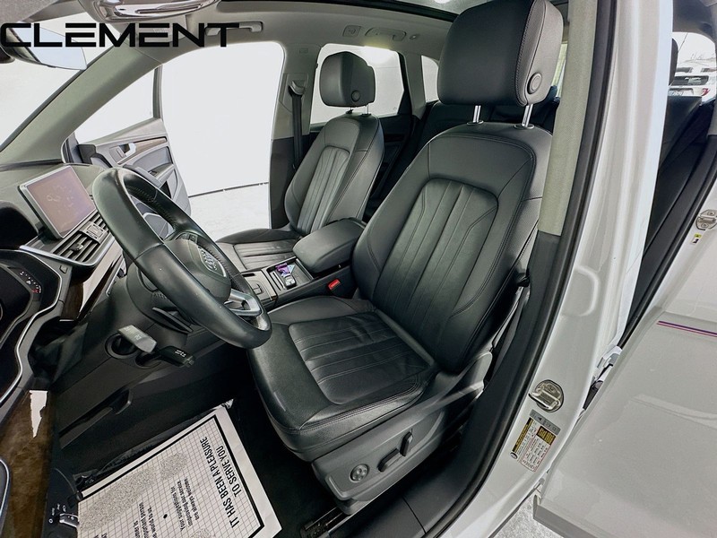 Audi Q5 Vehicle Full-screen Gallery Image 30