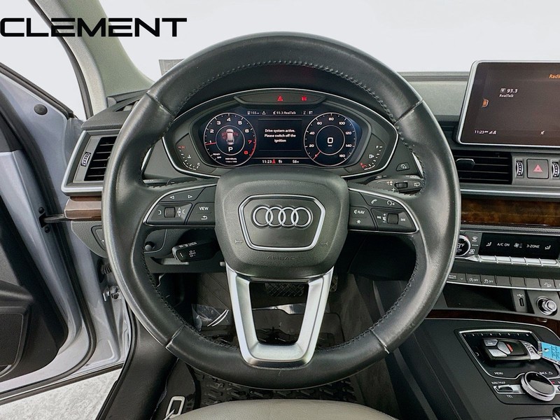 Audi Q5 Vehicle Full-screen Gallery Image 14