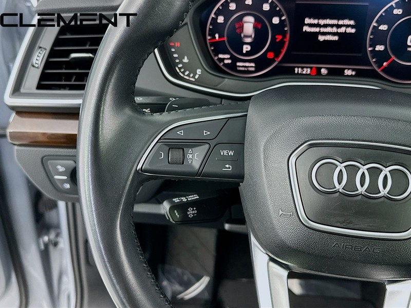 Audi Q5 Vehicle Full-screen Gallery Image 15