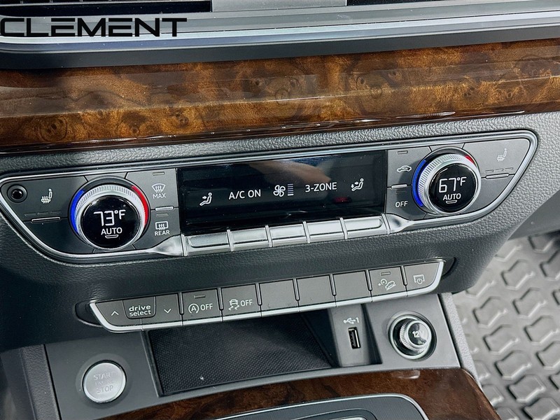 Audi Q5 Vehicle Full-screen Gallery Image 22