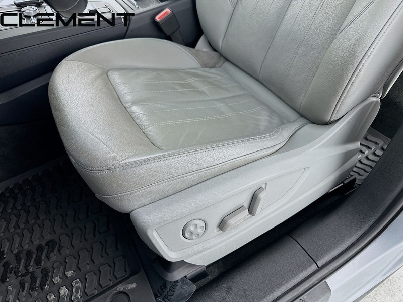 Audi Q5 Vehicle Full-screen Gallery Image 29