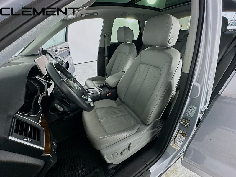 Audi Q5 Vehicle Full-screen Gallery Image 30