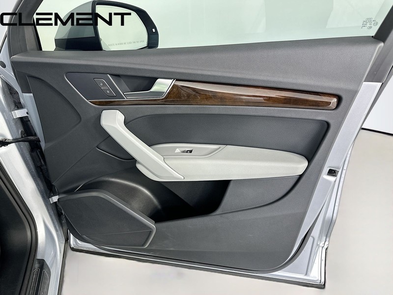 Audi Q5 Vehicle Full-screen Gallery Image 37