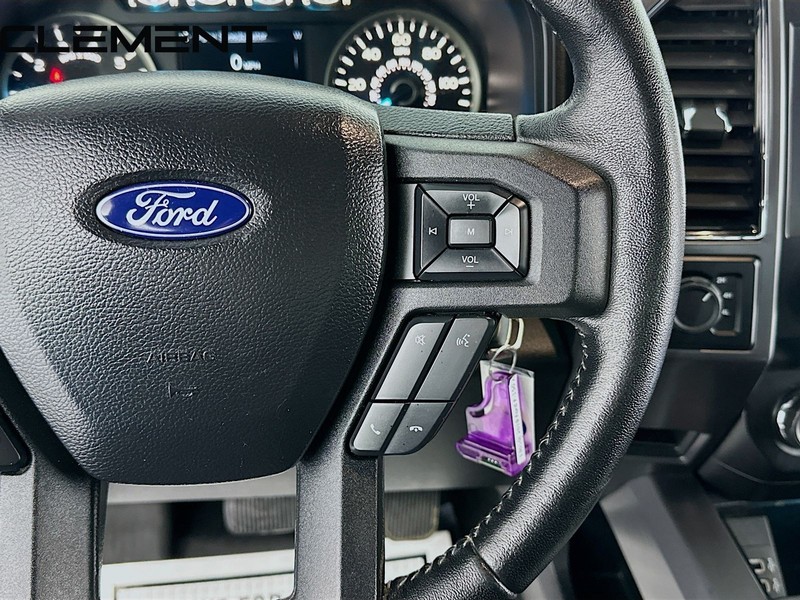Ford F-150 Vehicle Full-screen Gallery Image 16