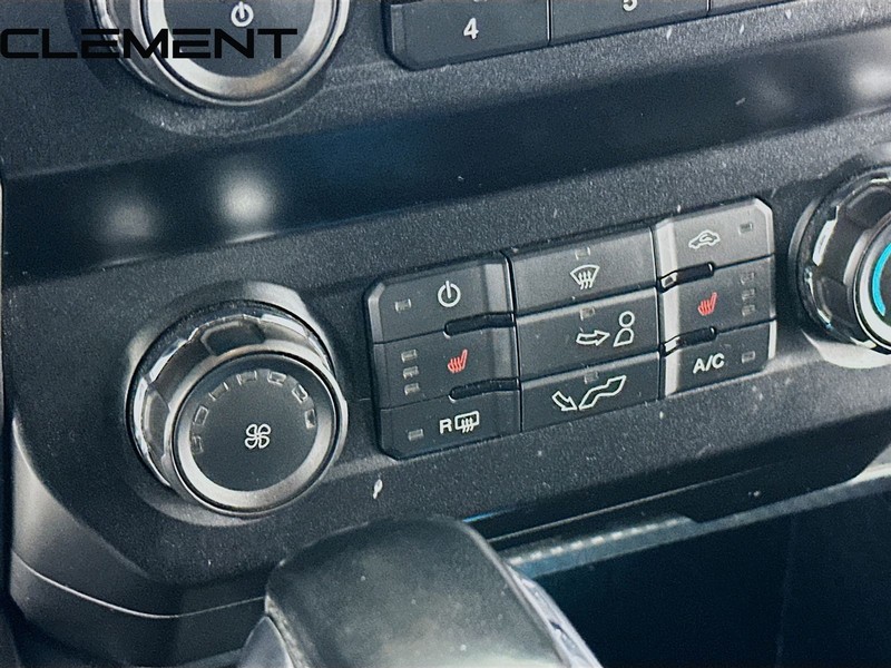 Ford F-150 Vehicle Full-screen Gallery Image 22