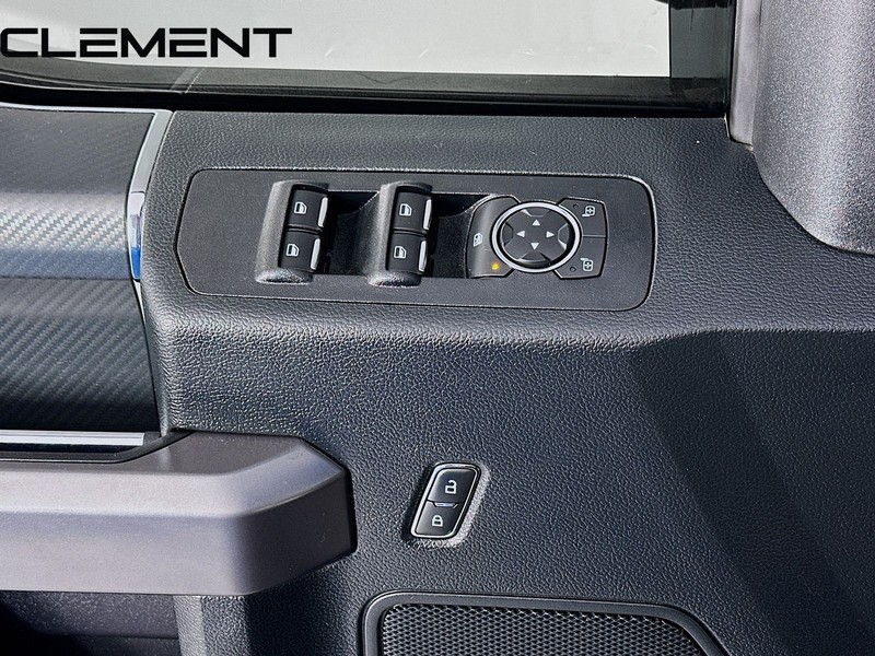 Ford F-150 Vehicle Full-screen Gallery Image 24