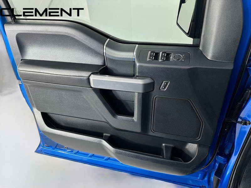 Ford F-150 Vehicle Full-screen Gallery Image 26