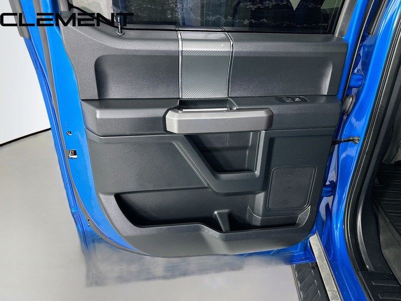 Ford F-150 Vehicle Full-screen Gallery Image 29