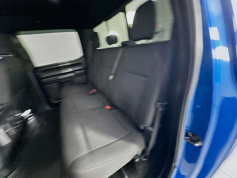 Ford F-150 Vehicle Full-screen Gallery Image 31