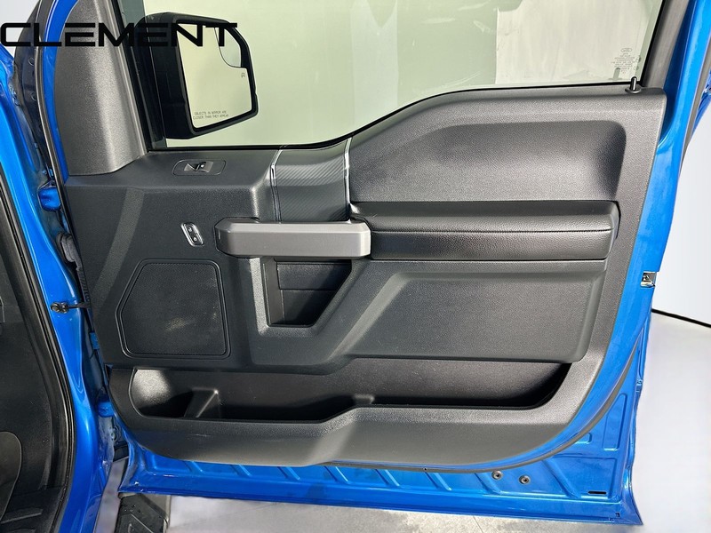 Ford F-150 Vehicle Full-screen Gallery Image 34