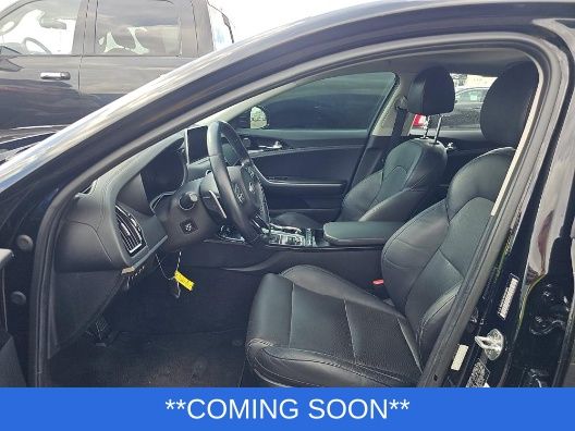 Kia Stinger Vehicle Full-screen Gallery Image 3