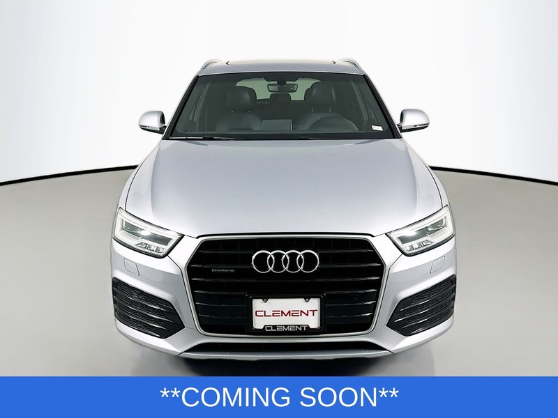 Audi Q3 Vehicle Full-screen Gallery Image 02