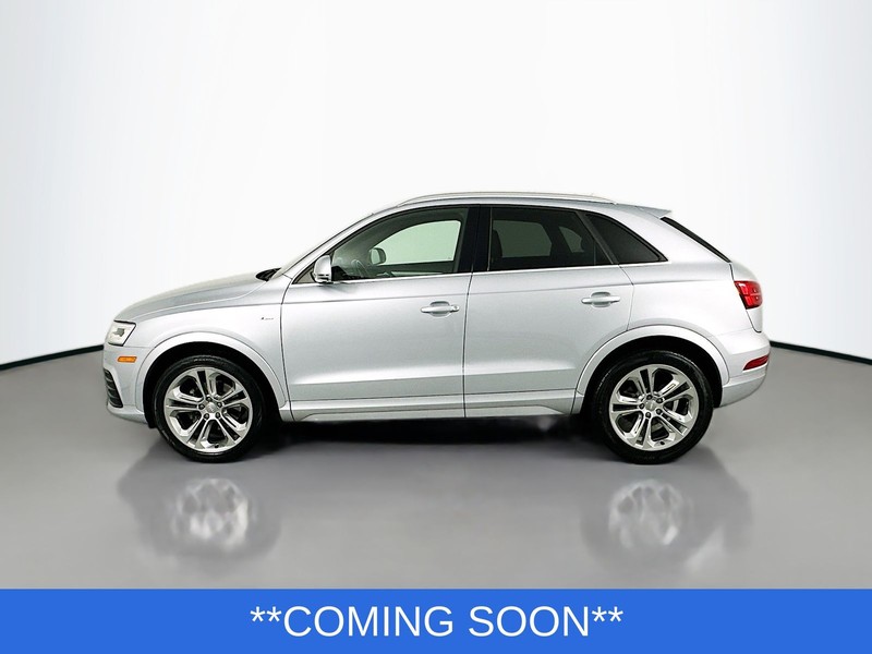 Audi Q3 Vehicle Full-screen Gallery Image 04