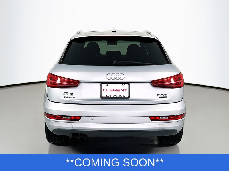 Audi Q3 Vehicle Full-screen Gallery Image 06