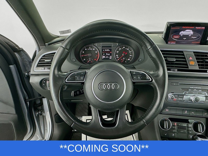 Audi Q3 Vehicle Full-screen Gallery Image 11