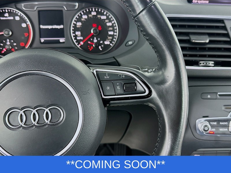 Audi Q3 Vehicle Full-screen Gallery Image 13