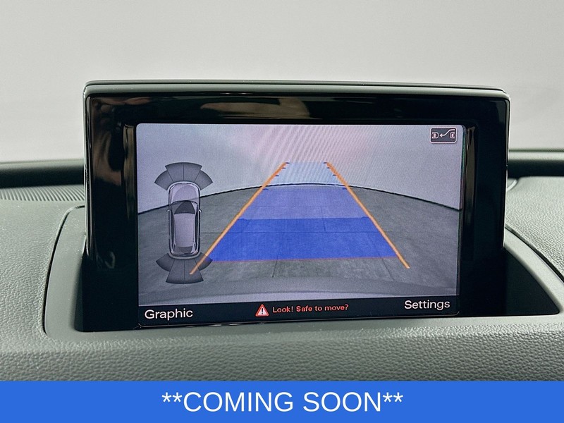 Audi Q3 Vehicle Full-screen Gallery Image 16