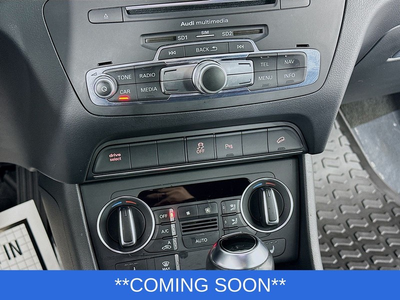 Audi Q3 Vehicle Full-screen Gallery Image 17