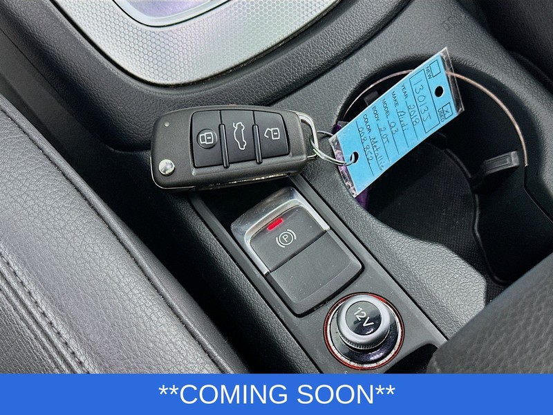 Audi Q3 Vehicle Full-screen Gallery Image 19