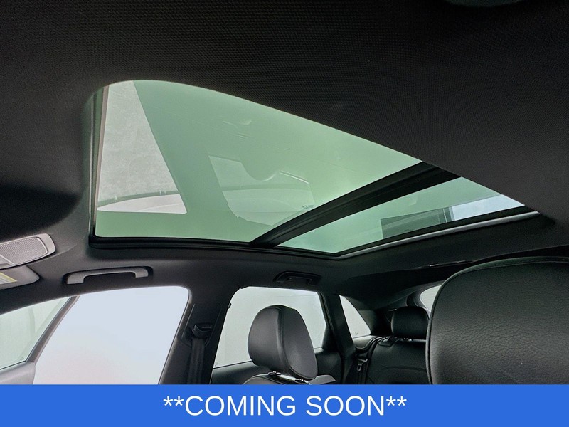 Audi Q3 Vehicle Full-screen Gallery Image 20