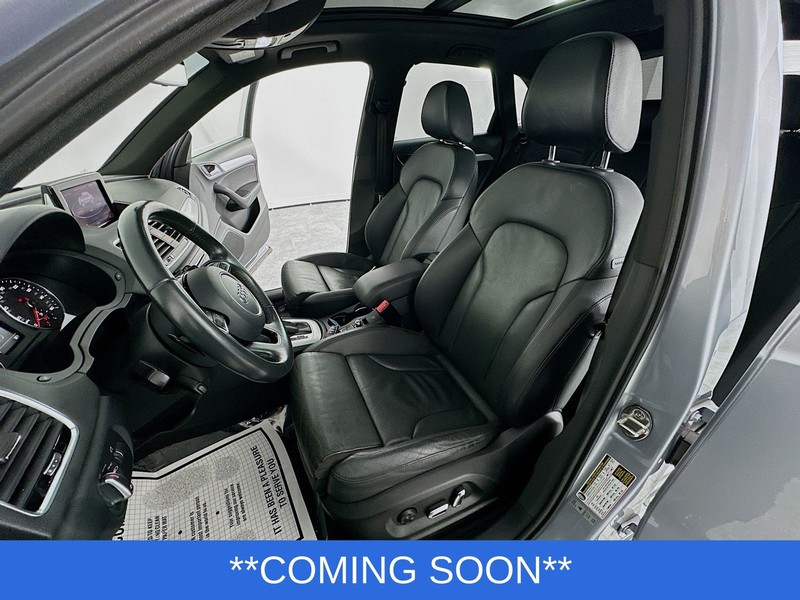 Audi Q3 Vehicle Full-screen Gallery Image 24