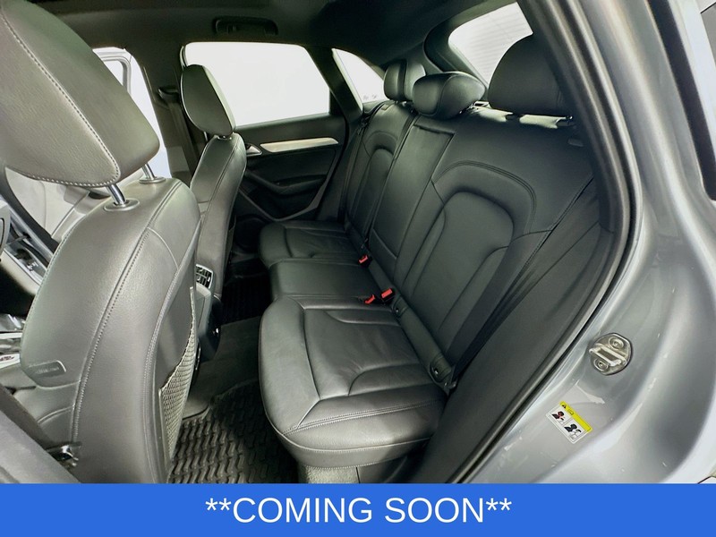 Audi Q3 Vehicle Full-screen Gallery Image 26