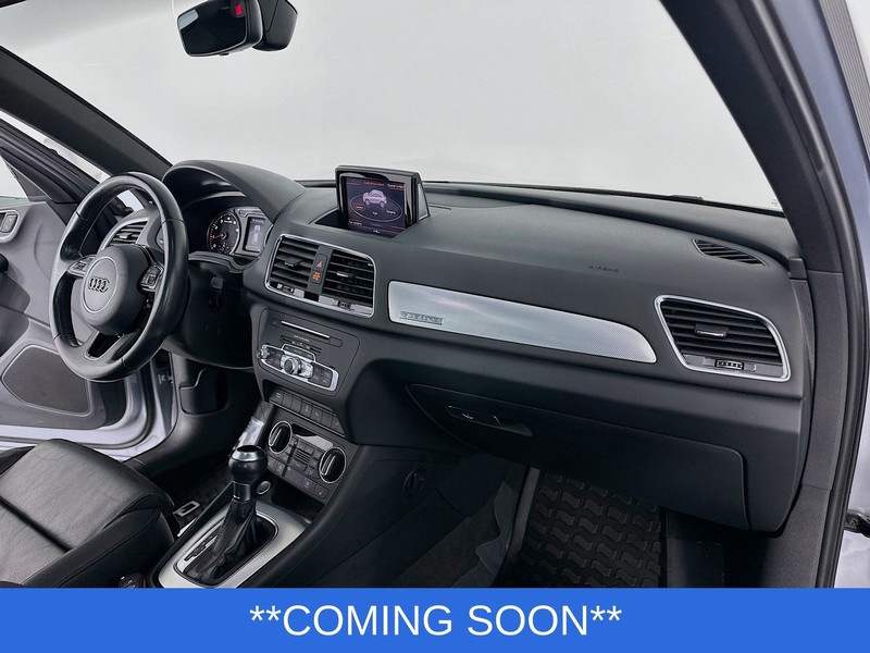 Audi Q3 Vehicle Full-screen Gallery Image 28