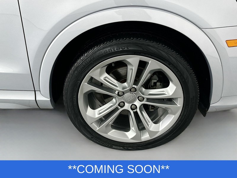 Audi Q3 Vehicle Full-screen Gallery Image 30